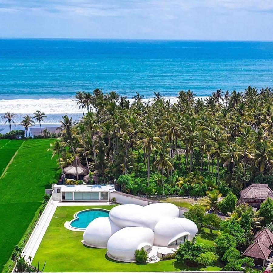 The Cloud Beachfront Villa Tabanan Экстерьер фото