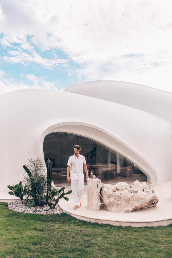The Cloud Beachfront Villa Tabanan Экстерьер фото